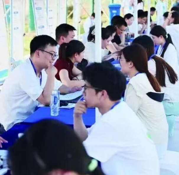 央地协同发力稳就业 增量举措加速出台落实